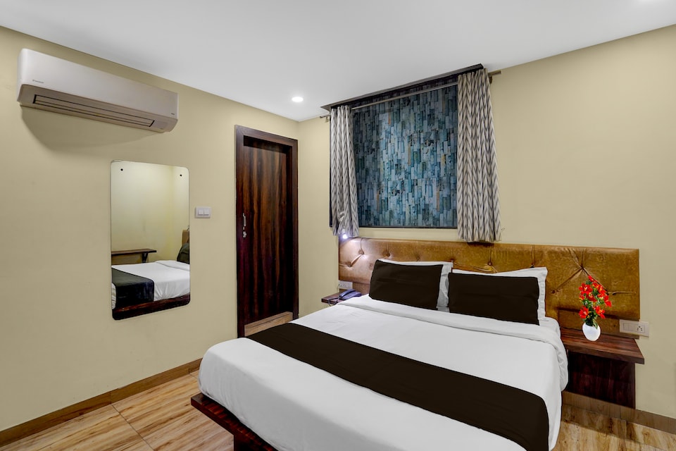 Super Townhouse Z Square Mall Formerly The Mall Road Inn, Mall Road Kanpur, Kanpur