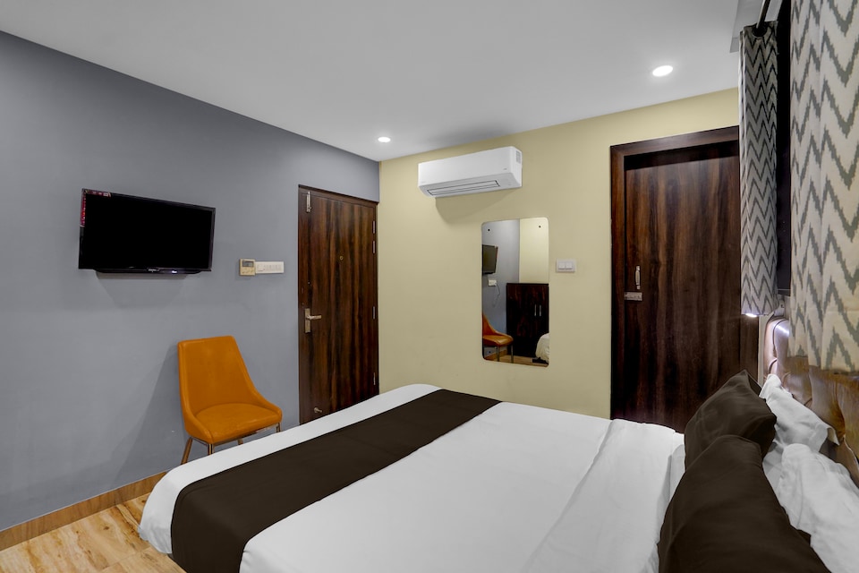 Townhouse Z Square Mall Formerly The Mall Road Inn, Mall Road Kanpur, Kanpur