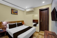 Townhouse Z Square Mall Formerly The Mall Road Inn