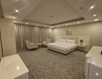 Dancenter Luxury Ninety Serviced Apartment 