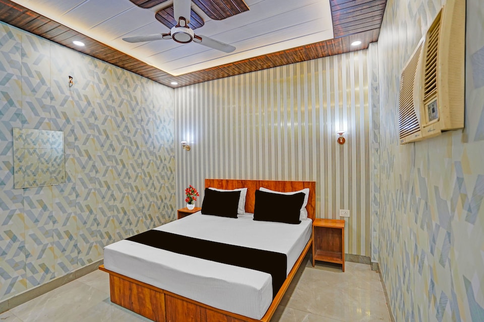 SPOT ON Hotel Crystal Haven , Rajouri Garden Delhi, Delhi