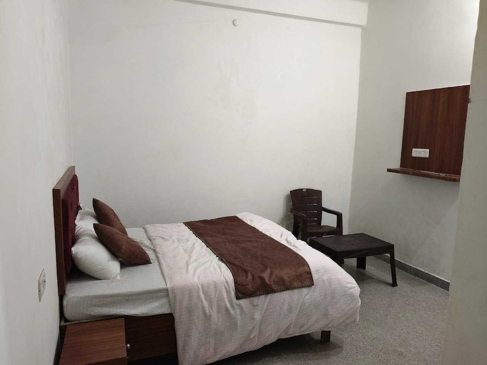 OYO 843861 Sivago Hotel, Salimar Road, Kosikalan, Mathura, Kosi Kalan, Kosi Kalan