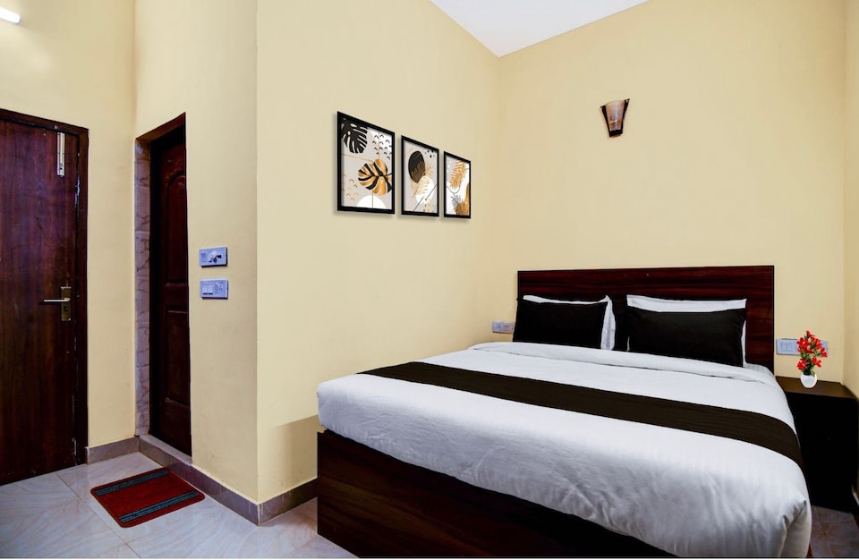 Collection O Santragachi Railway Junction Kolkata Formerly DK Plaza, Howrah Kolkata, Kolkata