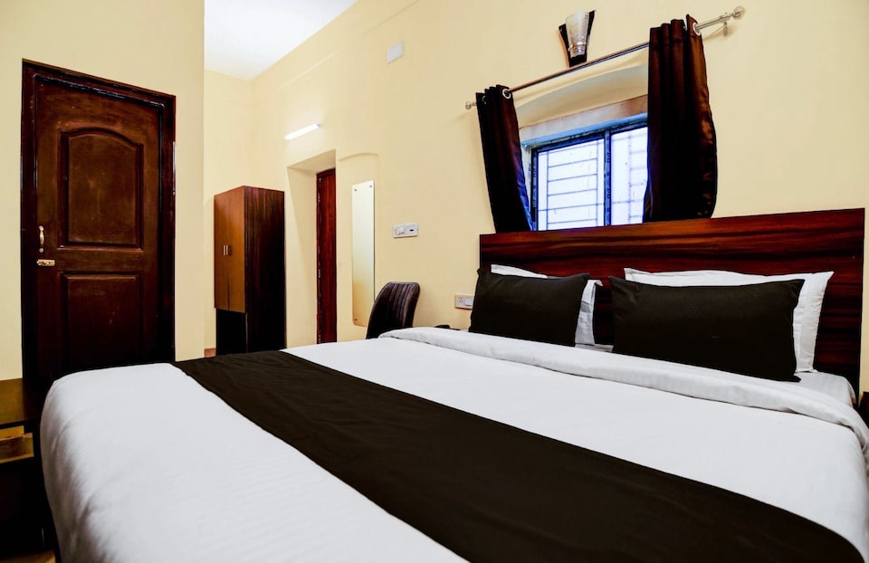 Collection O Santragachi Railway Junction Kolkata Formerly DK Plaza, Howrah Kolkata, Kolkata