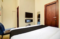 Collection O Santragachi Railway Junction Kolkata Formerly DK Plaza