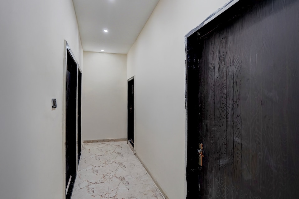 Hotel O J K Galaxy Hotel, Barra Kanpur, Kanpur
