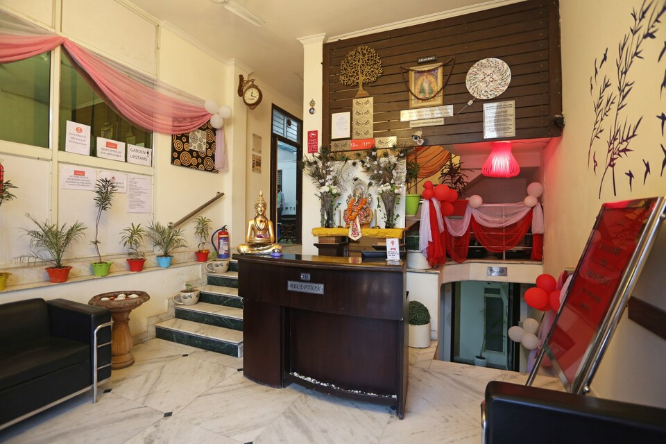 OYO 2599 Hotel AK Stay, Pitampura - Rohini Delhi, Delhi