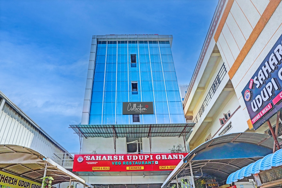 Capital O Saharsh Grand Near Shilparamam, Kondapur, हैदराबाद