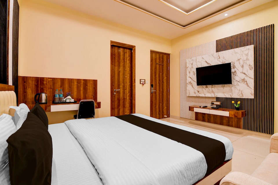 POP 84388F Hotel All In One, Salt Lake Kolkata, Kolkata