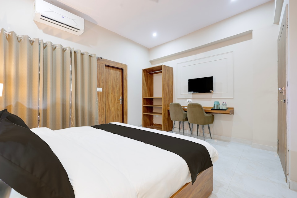 Super Townhouse Oak Kathghariya Road Haldwani Formerly Devki Inn, Tikonia Haldwani, Haldwani