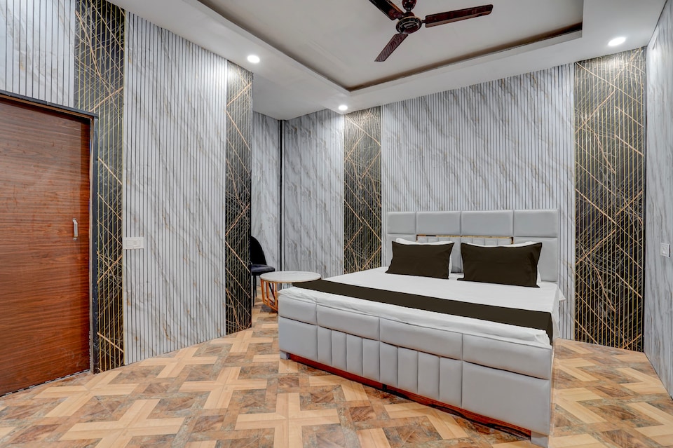 Hotel O  The Golden Rose Banquet By Vaishnavi , Greater Noida, Noida