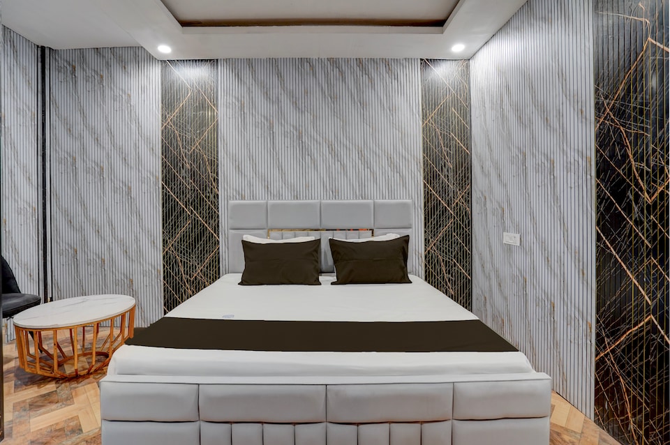 Hotel O  The Golden Rose Banquet By Vaishnavi , Greater Noida, Noida