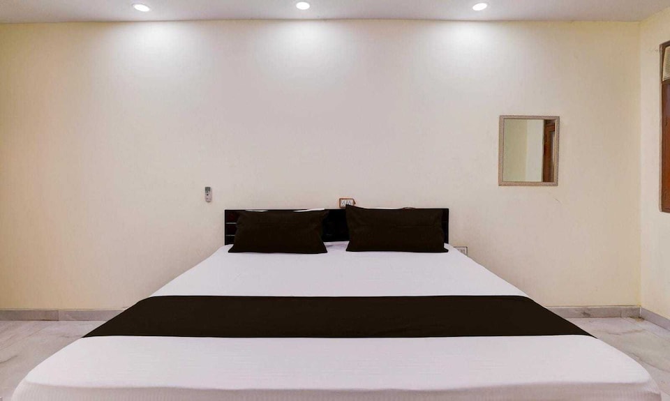 Hotel O  The Golden Rose Banquet By Vaishnavi , Greater Noida, Noida