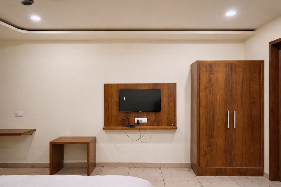 OYO 843903 Hotel Royal Rukmani, Gangapur City, Karauli