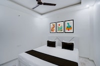 OYO 843911 S S Hotel