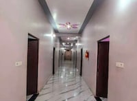 Hotel O Rama Palace Ayodhya 