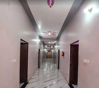 Hotel O Rama Palace Ayodhya 