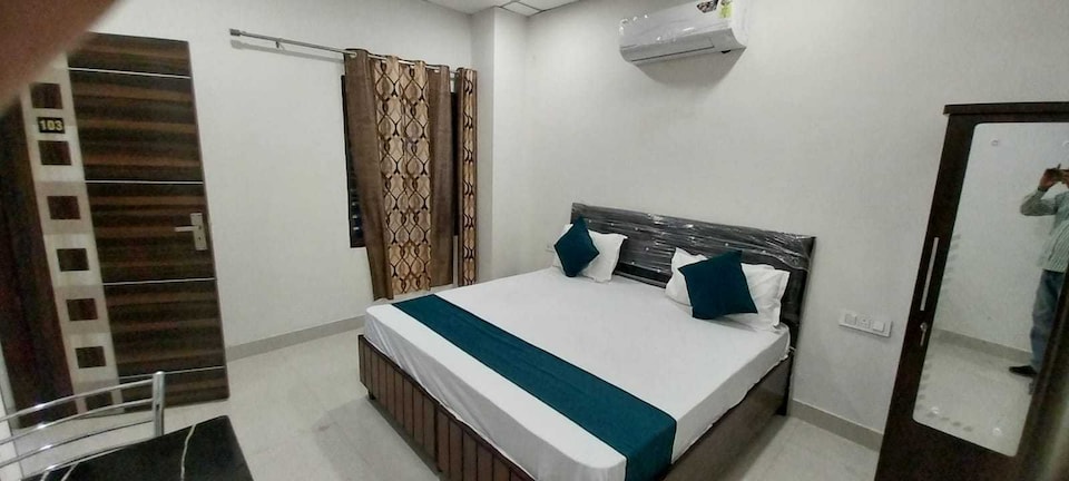 POP 84391H Navraj Hotel, Panchkula, Panchkula