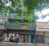 POP 84391H Navraj Hotel