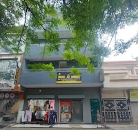 POP 84391H Navraj Hotel