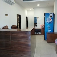 POP 84391H Navraj Hotel