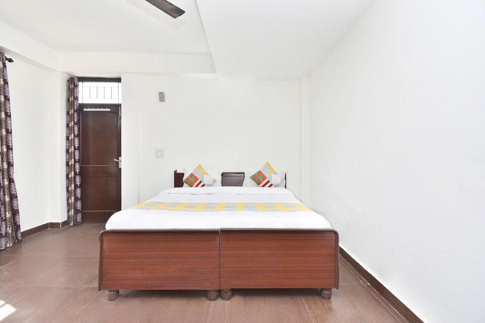 OYO Home 13878 Spacious 3BHK, Kasauli, Kasauli