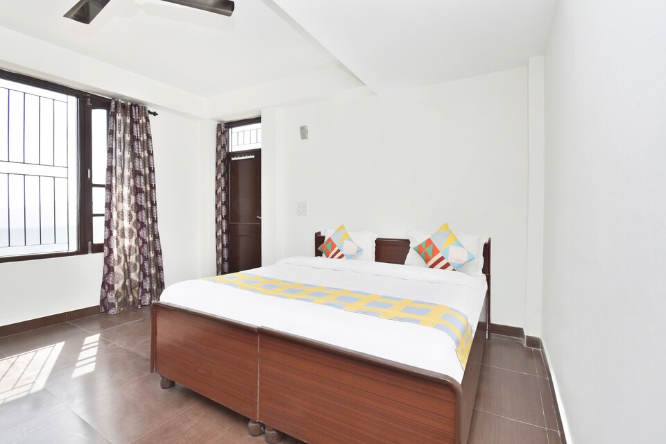 OYO Home 13878 Spacious 3BHK, Kasauli, Kasauli