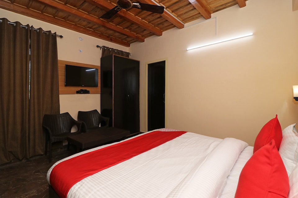 OYO 13883 Hotel Panorama, Bhimtal Nainital, Nainital