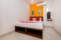 Hotel O Metro Residency