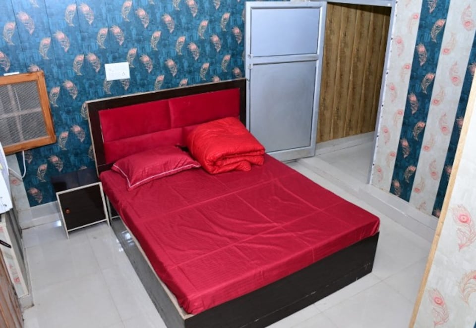 OYO 843933 VEERA PALACE, Basti, Basti