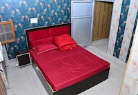 OYO 843933 VEERA PALACE