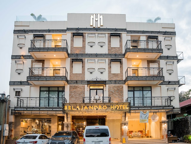 Sunday Belajandro Hotel