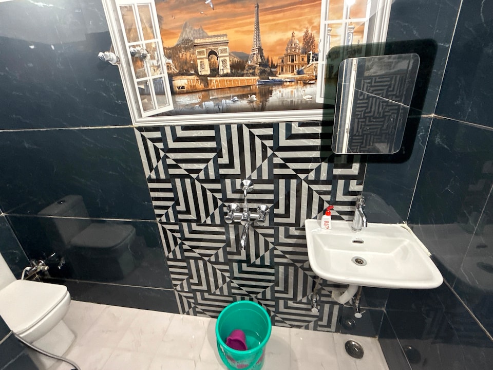 SPOT ON Roshan’s Inn Hotel, Danapur, Patna