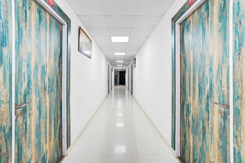 Hotel O Greater Noida West Link Road Formerly Advent, Greater Noida, Noida