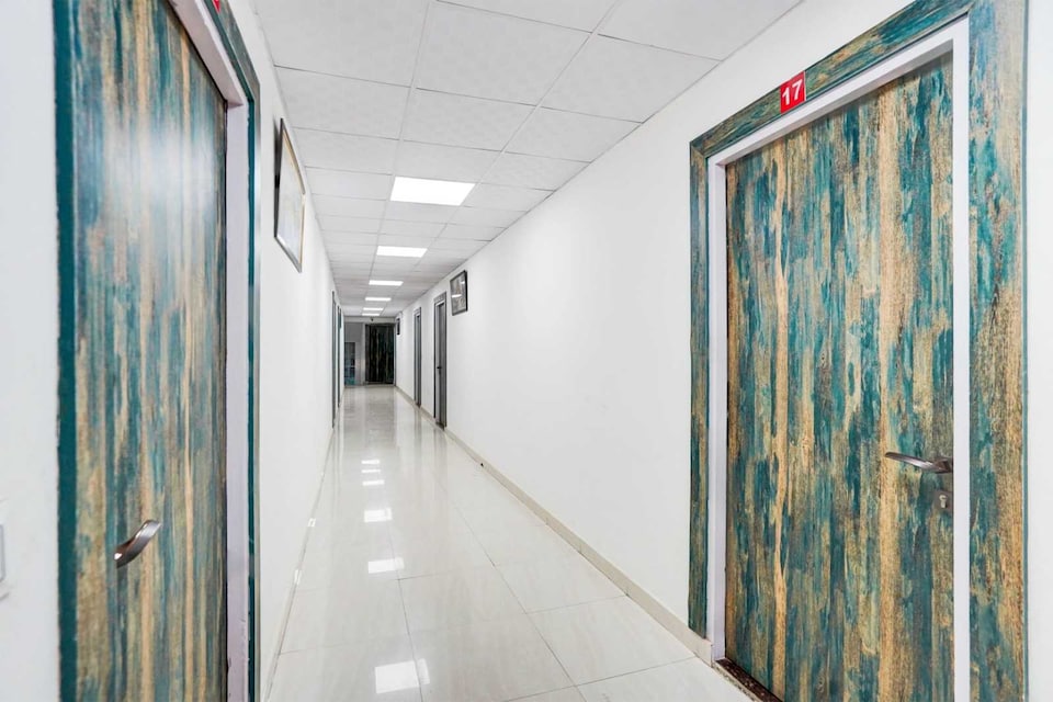 Hotel O Greater Noida West Link Road Formerly Advent, Greater Noida, Noida