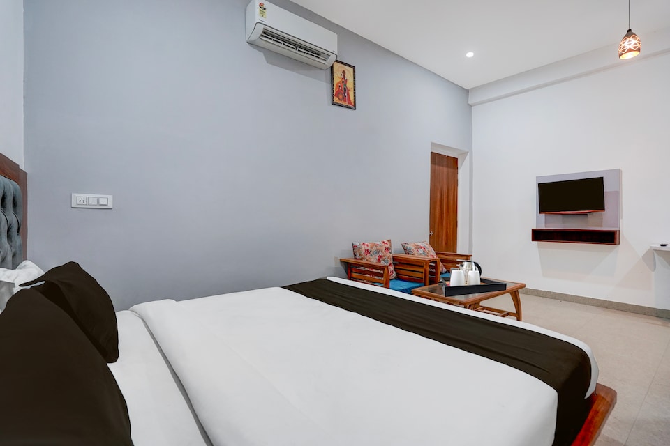 Hotel O Greater Noida West Link Road Formerly Advent, Greater Noida, Noida