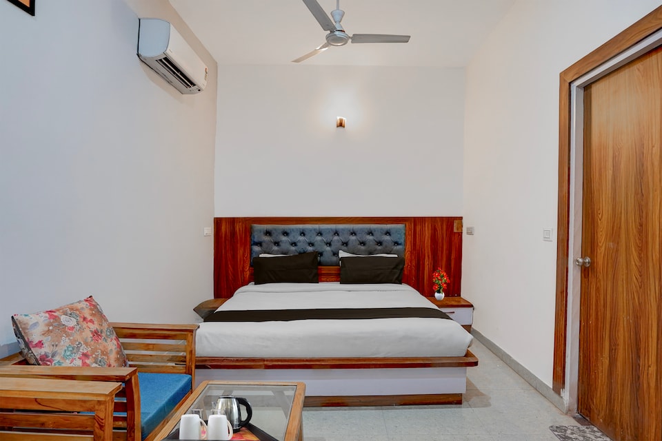 Hotel O Greater Noida West Link Road Formerly Advent, Greater Noida, Noida