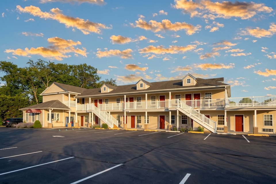 At 9 Motel Near Freehold I-195, Howell Township, NJ, Howell Township, NJ