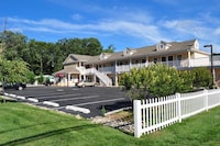 At 9 Motel Near Freehold I-195