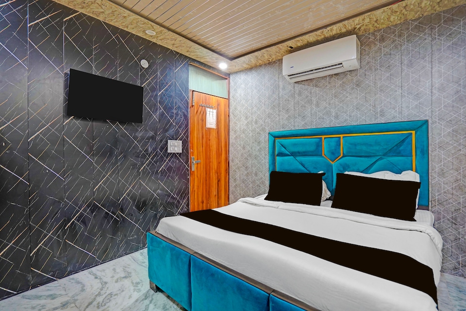 HOTEL O LAXMI NAGAR METRO, Anand Vihar Delhi, Delhi