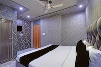 HOTEL O LAXMI NAGAR METRO