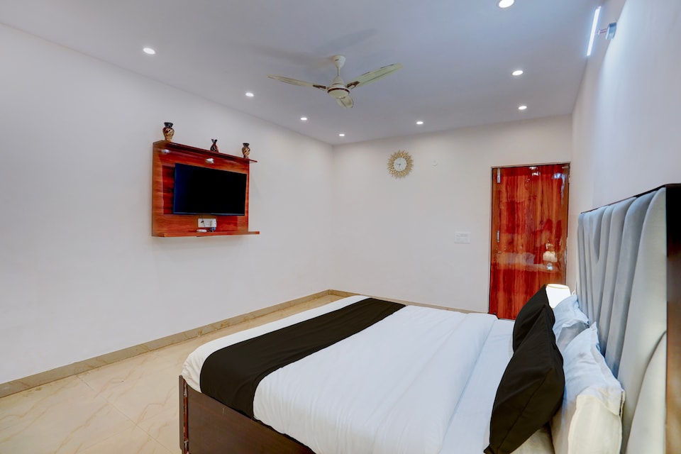 HOTEL O JJ Residency, Noida Expressway SEZ, Noida