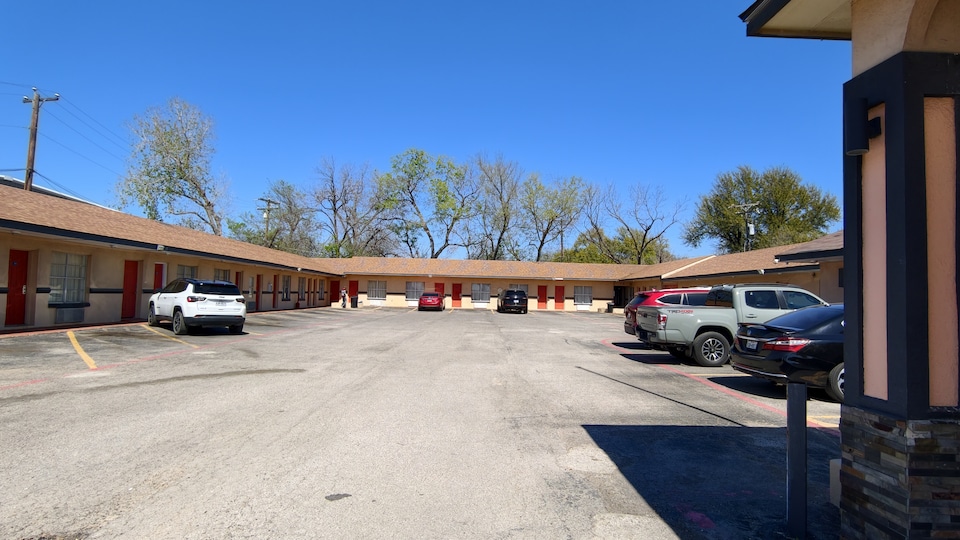 Sunset Lodge Elgin near US 290 by Hotel O, Elgin,TX, Elgin,TX