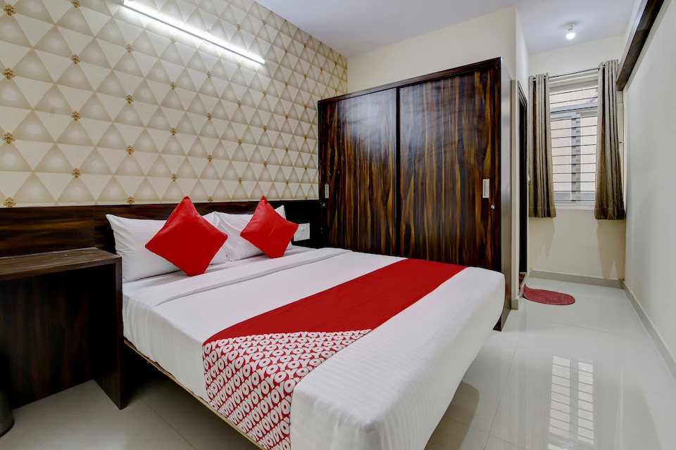 OYO Flagship Varcity Pearl Near Nexus Mall Koramangala, BTM Madiwala Bangalore-II, Bangalore