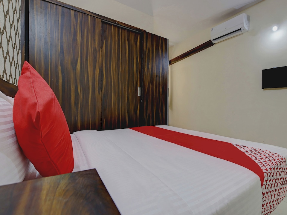 OYO Flagship Varcity Pearl Near Nexus Mall Koramangala, BTM Madiwala Bangalore-II, Bangalore