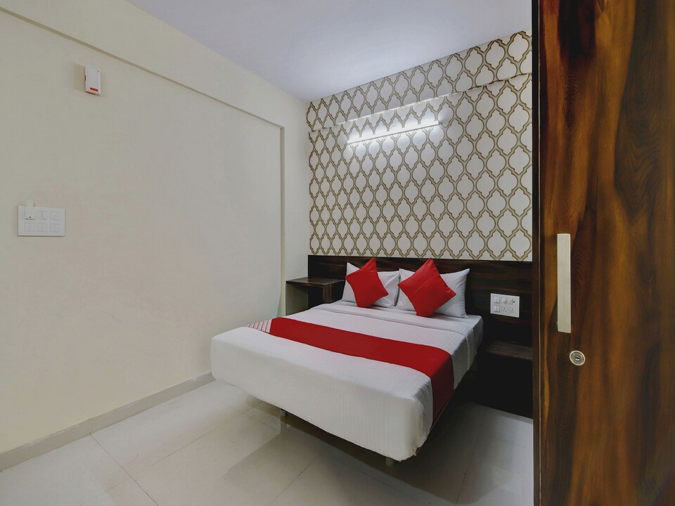 OYO Flagship Varcity Pearl Near Nexus Mall Koramangala, BTM Madiwala Bangalore-II, Bangalore