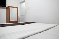 Townhouse Oak near Stasiun Kereta Api Simpang haru formerly Polamas Residence