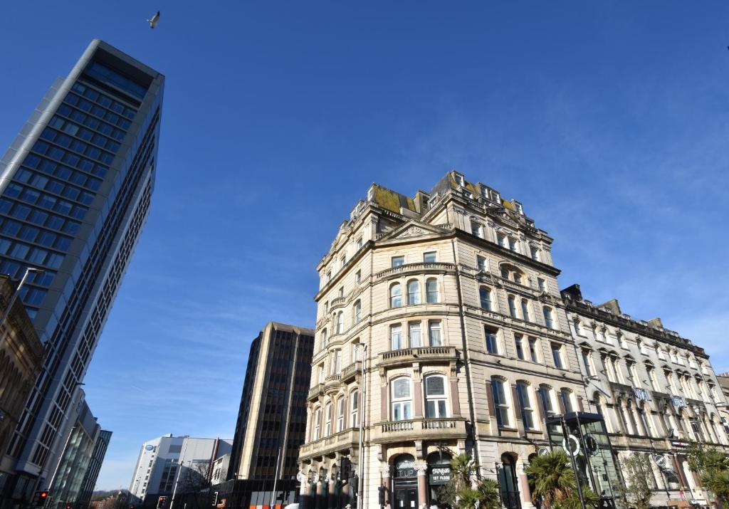 Royal Hotel Cardiff by Belvilla in Cardiff
