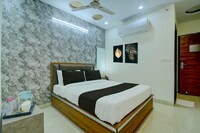 POP 84404J Hotel Royal Elite