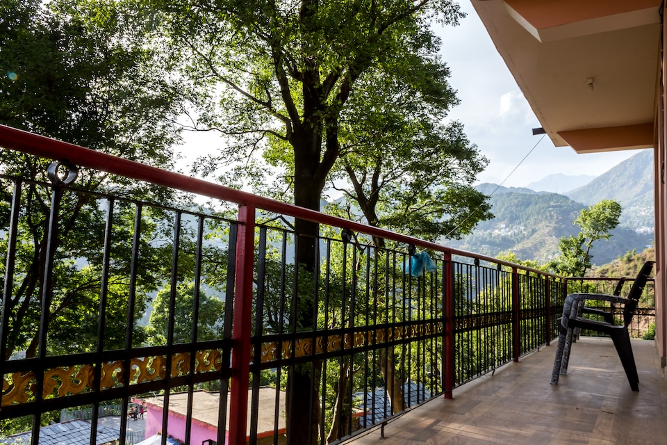 OYO Home 13939 Peaceful Stay, Dharamshala, Dharamshala